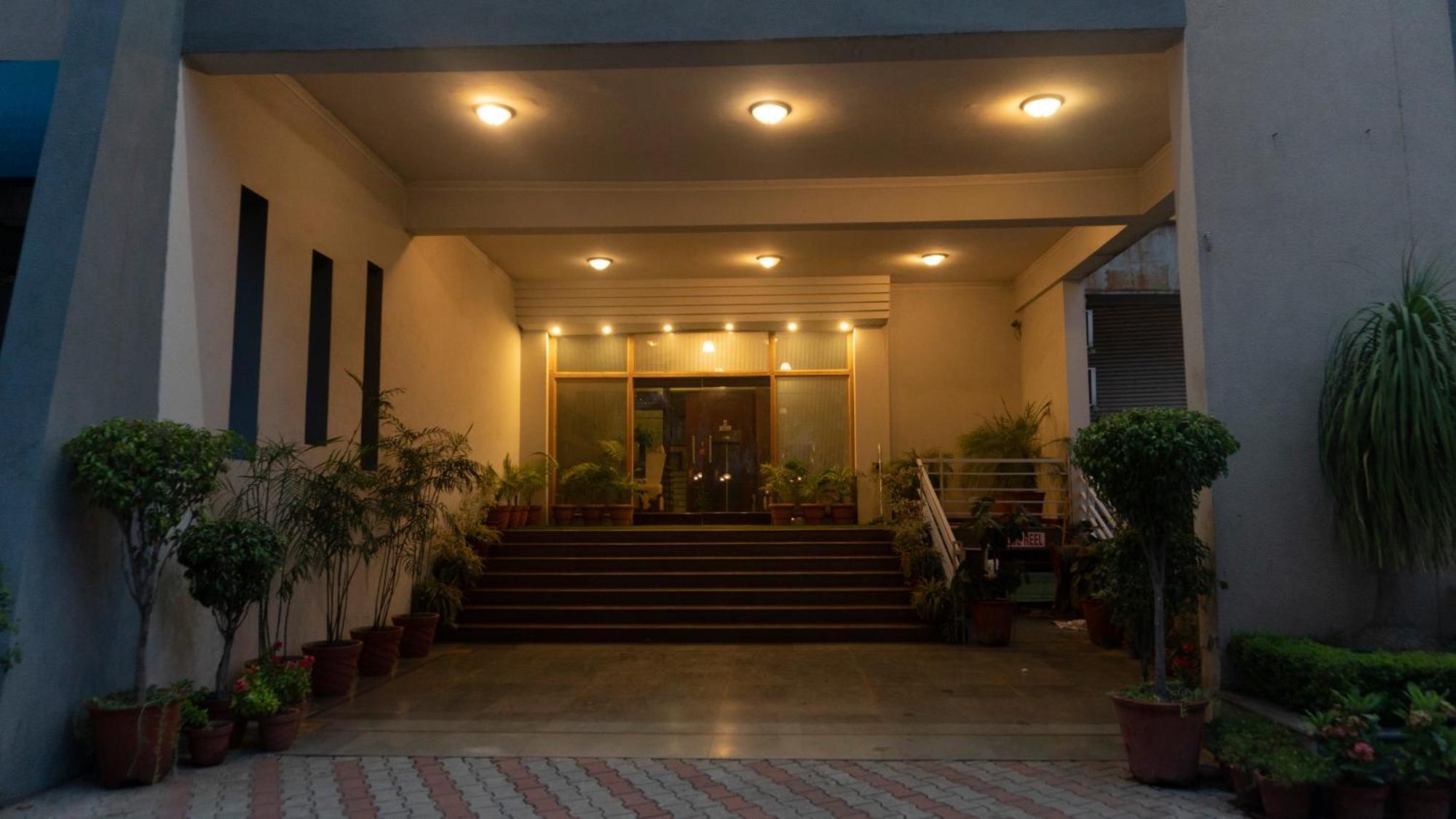 Mg Regency Hotel Baddi Eksteriør billede